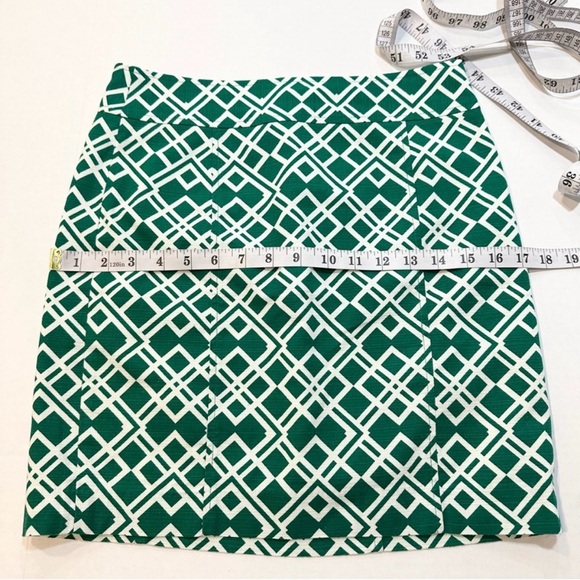 Banana Republic Factory Pencil Skirt Green White Geometric Print Size 0 - Picture 10 of 11